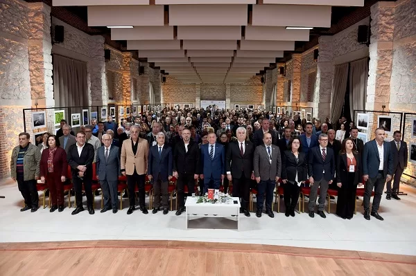 Seyhan Belediyesi’nin Cumhuriyet’in 100.yılı dolayısıyla düzenlediği  Adana Fotoğraf Haftası etkinlikleri