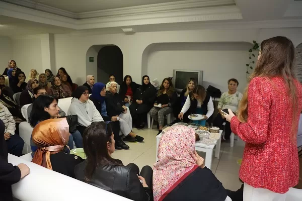 Akdeniz Belediyesi psikologları tarafından gerçekleştirilen “Ebeveynlik Sohbetleri” çerçevesinde Turgutreis Kültür