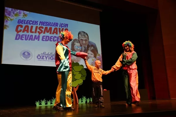 Yenişehir Belediyesinin ilçedeki okullarda verdiği geri dönüşüm ve sıfır atık