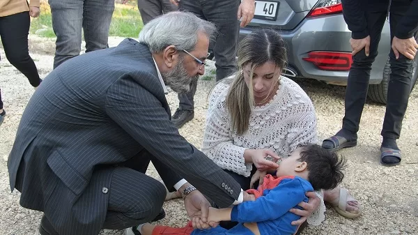 Tarsus Belediye Başkanı Dr. Haluk Bozdoğan, köy ziyaretleri sırasında beklenmedik