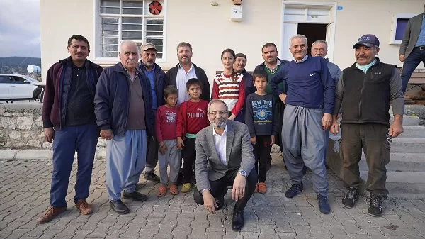 Tarsus Belediye Başkanı Dr. Haluk Bozdoğan, halkın sorunlarını yerinde tespit