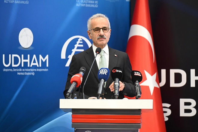 Ulaştırma ve Altyapı Bakanı Abdulkadir Uraloğlu, UDHAM-ARUS Raylı Sistemler Zirvesi’nde