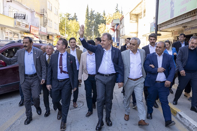 Mersin Büyükşehir Belediye Başkanı Vahap Seçer, Gülnar Kaymakamı Yusuf Ziya