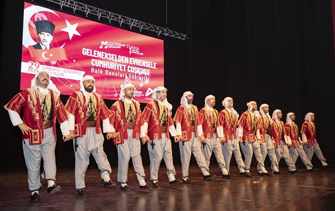 Cumhuriyet’in kuruluşunu her sene büyük bir coşku ve gururla kutlayan