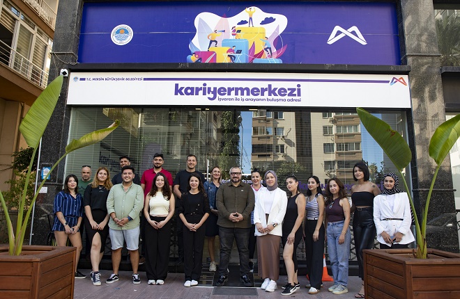 Mersin Büyükşehir Belediyesi Kariyer Merkezi, okul döneminin başlamasıyla birlikte kentteki