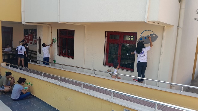Mersin Toroslar Çocuk Evleri Sitesi’nde kalan ve Çocuk Hakları Komitesi