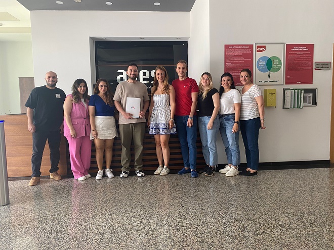Mersin Büyükşehir Belediyesi Kariyer Merkezi; iş arayanlara, gençlere ve işverenlere