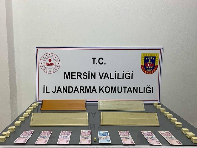 Mersin İl Jandarma Komutanlığı ekiplerince düzenlenen kumar operasyonunda (4) şüpheli