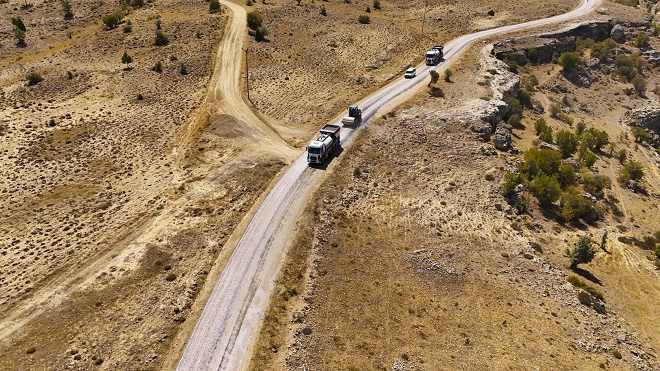 Mersin Büyükşehir Belediyesi, Mersin’deki her noktanın kaliteli yollara kavuşması ve