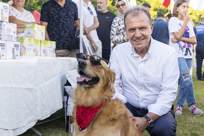 Mersin Büyükşehir Belediye Başkanı Vahap Seçer, Mersin Büyükşehir Belediyesi tarafından