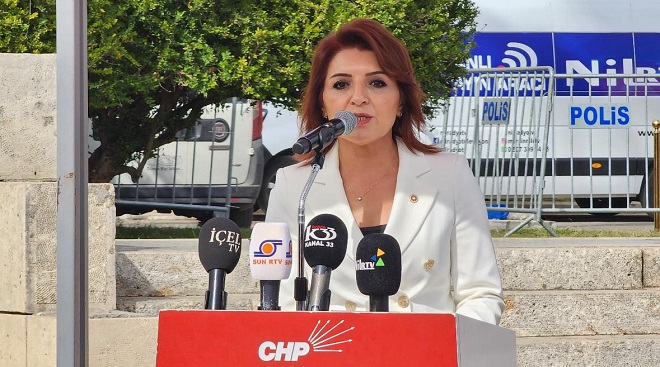 Cumhuriyetin laiklik yanına yıllardır saldırılar olduğunu dile getiren CHP Mersin