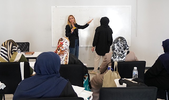 Beylikdüzü Belediyesi’nin ilçedeki okuma yazma oranını yüzde 100’e çıkarmayı amaçlayan