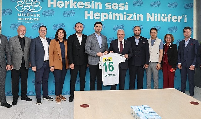 Nilüfer Belediye Başkanı Şadi Özdemir, Bursaspor Başkanı Enes Çelik ve