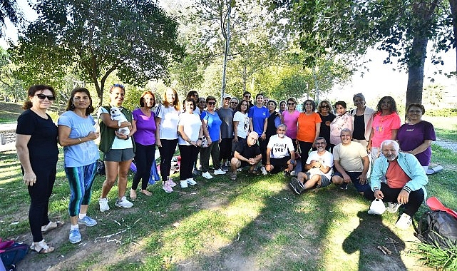 İzmir Büyükşehir Belediyesi’nin ücretsiz olarak “Herkes Spora” sloganıyla düzenlediği sağlıklı
