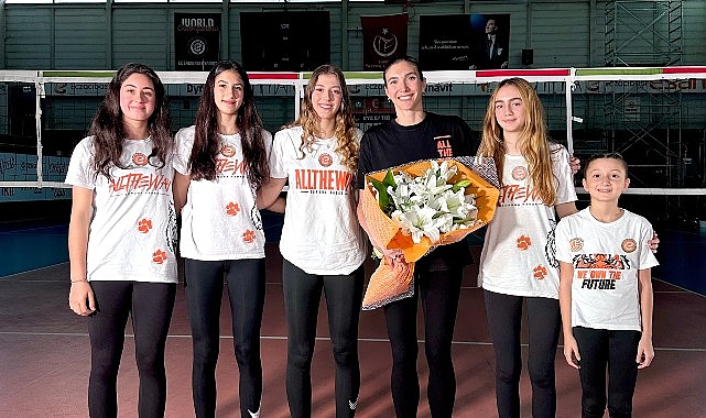 Eczacıbaşı Dynavit, başarılı pasörü Naz Aydemir Akyol, altyapı oyuncuları ve