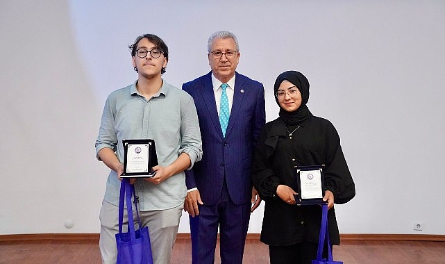 Ege Üniversitesinde yeni başlayan öğrencilerin üniversite hayatına daha hızlı adapte