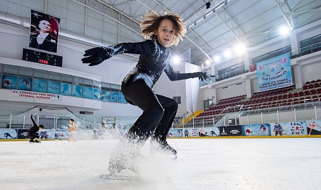İzmir Büyükşehir Belediyesi Buz Sporları Salonu, 14 Ekim'de yeni sezon