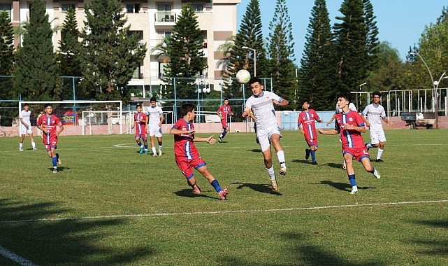 Kemer Belediye Merkez Spor U14 takımı, evinde ağırladığı İkizler Spor’u