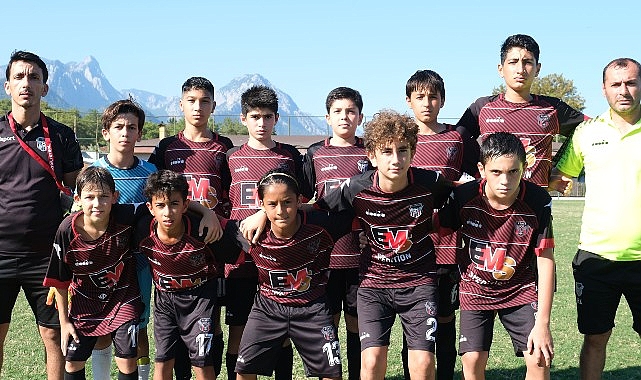Kemer Belediye Merkez Spor U14 takımı, deplasmanda Oflaz Kemer Kartalları’nı