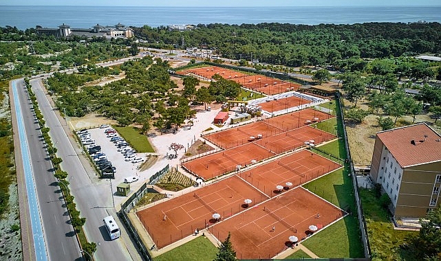 Corendon Tennis Club Kemer, sporu ve sporcuyu desteklemek amacıyla Kemer’deki