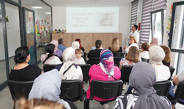 Beylikdüzü Belediyesi’nin anne ve çocuk merkezlerinde ebeveynleri doğru çocuk eğitimi