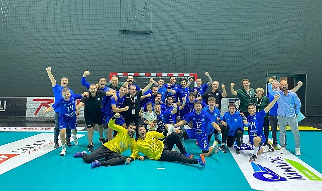 Nilüfer Belediyespor Erkek Hentbol Takımı, deplasmanda karşılaştığı Spor Toto'yu 33-32'lik