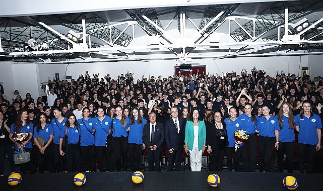Nilüfer Belediyespor Eker Kadın Voleybol Takımı, Tan Balat Okulları’nda düzenlenen