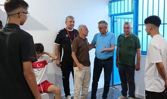 Şarampolspor Kulübü Başkanı Ali Öner, Kemer Belediyespor Kulübü ile oynanan