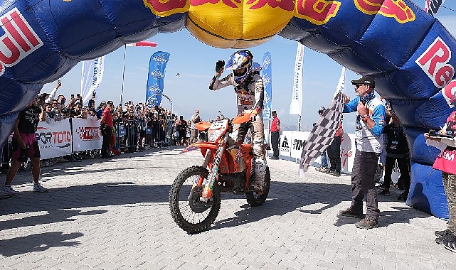 Kemer'de 15 yıldır aralıksız düzenlenen Sea To Sky Enduro Motosiklet