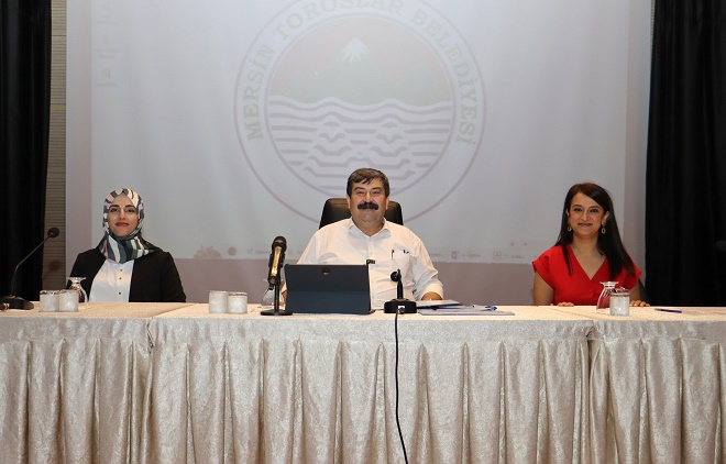 Toroslar Belediye Meclisi, üniversite programlarına yerleşen öğrencilere eğitim yardımı yapılması