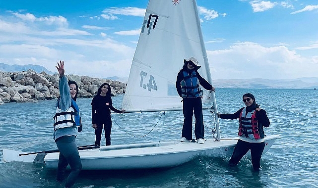 Türkiye’nin ilk ve tek kadın yat yelken yarışı olan Deniz