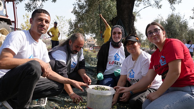 Tarsus Belediyesi’ne bağlı Dr. Üstün Ezer Zeytin Gen Koruma Alanı’nda,