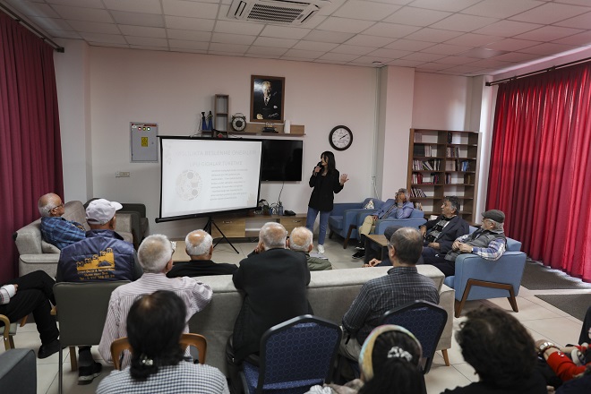 Emekli yurttaşlar için birçok hizmet sunan Mersin Büyükşehir Belediyesi, sağlıklarını
