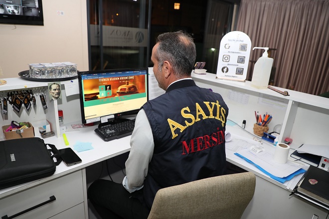 Mersin’de Otel Denetimlerinde Aranan Şahıs Yakalandı