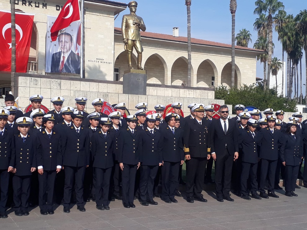 Mersin Deniz Ticaret Odası Mesleki ve Teknik Anadolu Lisesi öğrencileri