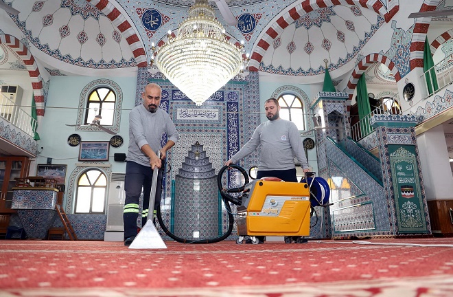 Akdeniz Belediyesi, ilçe sınırları içerisinde bulunan 114 cami 45 mescit