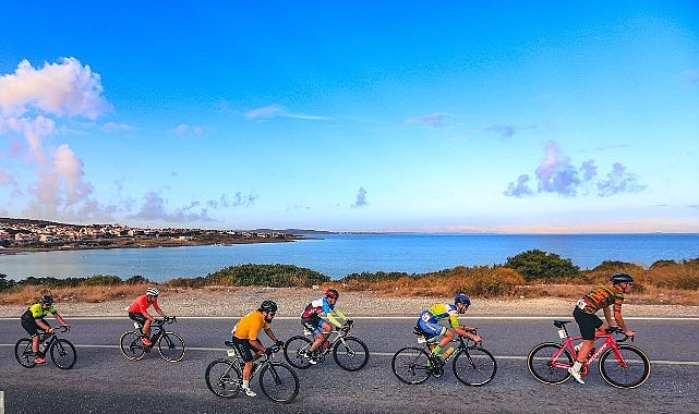 Çeşme, 2-3 Kasım tarihlerinde bisiklet tutkunlarını bir araya getiren Veloturk