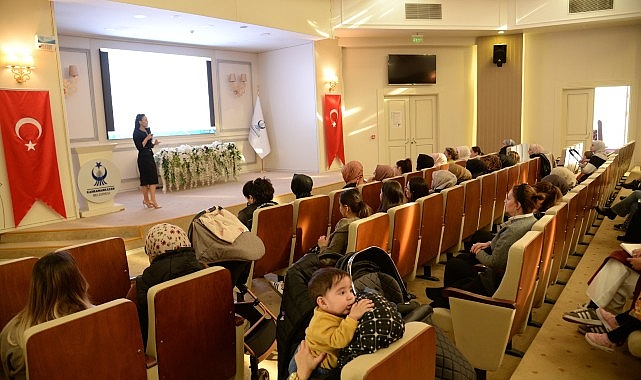 Kahramankazan Belediyesi, ebeveynleri çocuk gelişimi ve doğru ebeveyn tutumları hakkında
