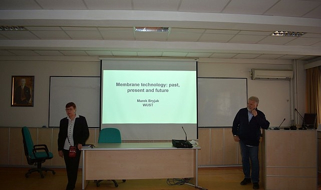 Polonya'nın Wroclaw Bilim ve Teknoloji Üniversitesi öğretim üyesi Prof.