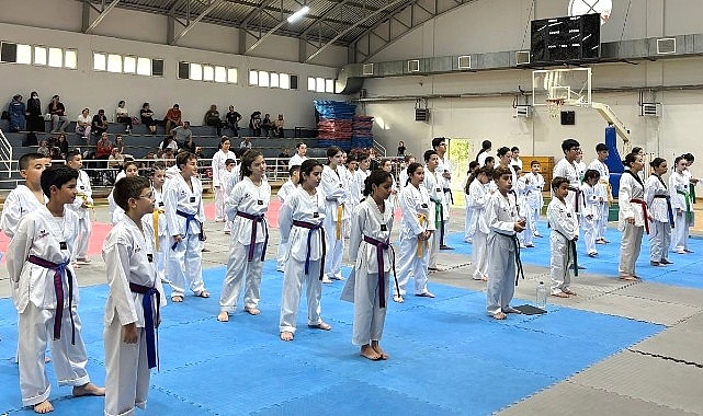 Bornova Belediyesi'nin spor okulları, geleceğin taekwondo yıldızlarını yetiştiriyor.