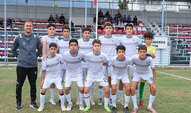 Kemer Belediye Merkez Spor U14 takımı, sahasında ağırladığı Antalya Bucagücü