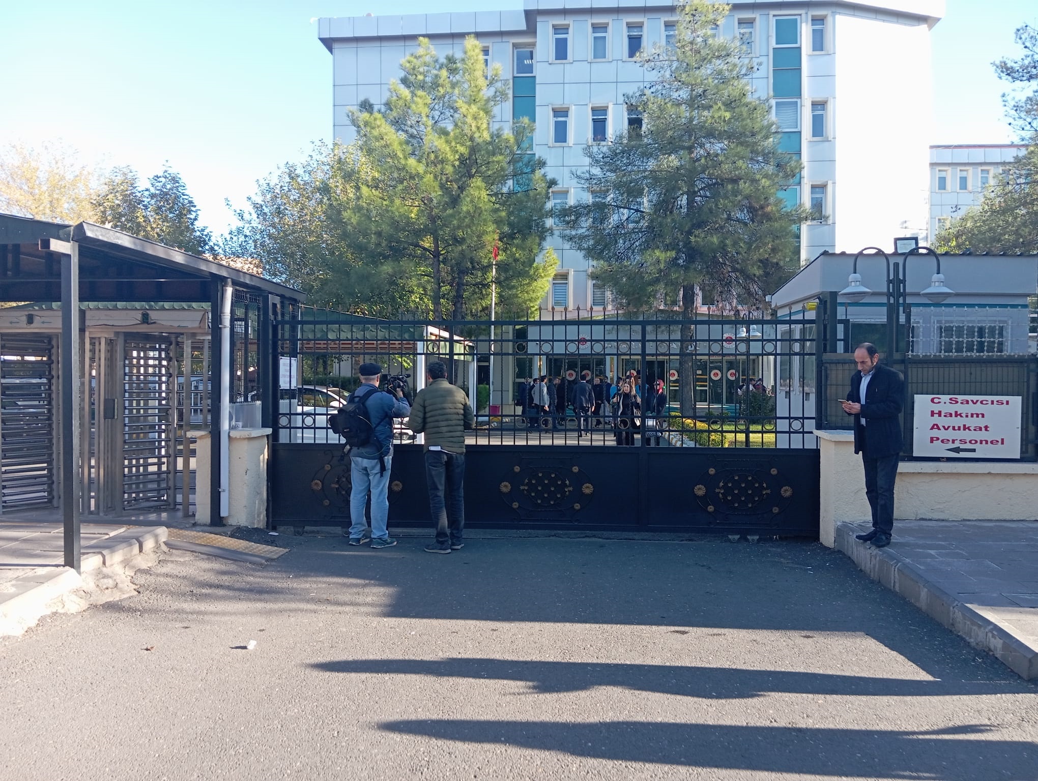 Diyarbakır, 7 Kasım (Hibya) – Diyarbakır’da 8 yaşındaki Narin Güran’ın