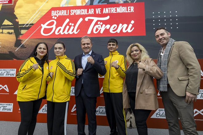 Mersin Büyükşehir Belediye Başkanı Vahap Seçer; Mersin Büyükşehir Belediyesi Gençlik