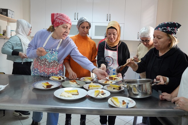 Çikolata ve Pasta Yapma Kursuna Yoğun İlgi