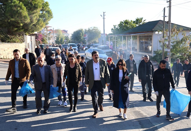 Toroslar Belediyesi tarafından düzenlenen “Mahallede Temizlik Var” kampanyası, bu hafta