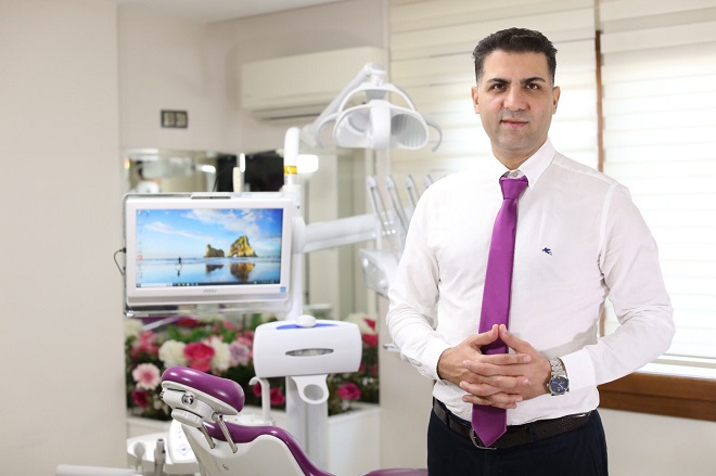 Uzman Diş Hekimi ve Ağız Diş Çene Cerrahisi Uzmanı Prof.