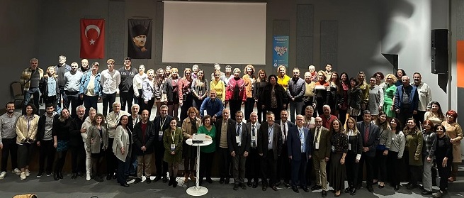 MERSİN’DE “AŞI KARARLILIĞI” SEMPOZYUMU Mersin Tabip Odası’nın ev sahipliğinde “Toplumda