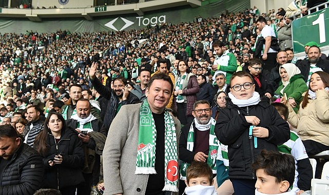  Osmangazi’de yaşayan çocuklara Bursaspor sevgisi aşılamak için mücadele veren Osmangazi
