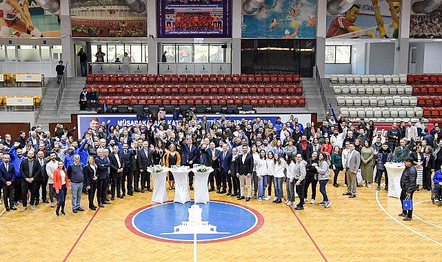 İzmir Büyükşehir Belediye Başkanı Dr.