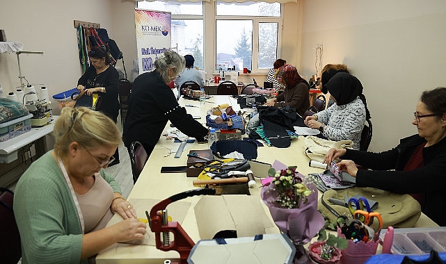 Kocaeli Büyükşehir Belediyesi Meslek ve Sanat Eğitimi Kursları’ndaki “Deri Çanta
